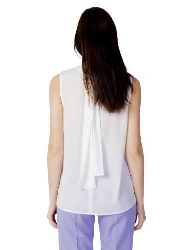 Hanny Deep Shirt Woman