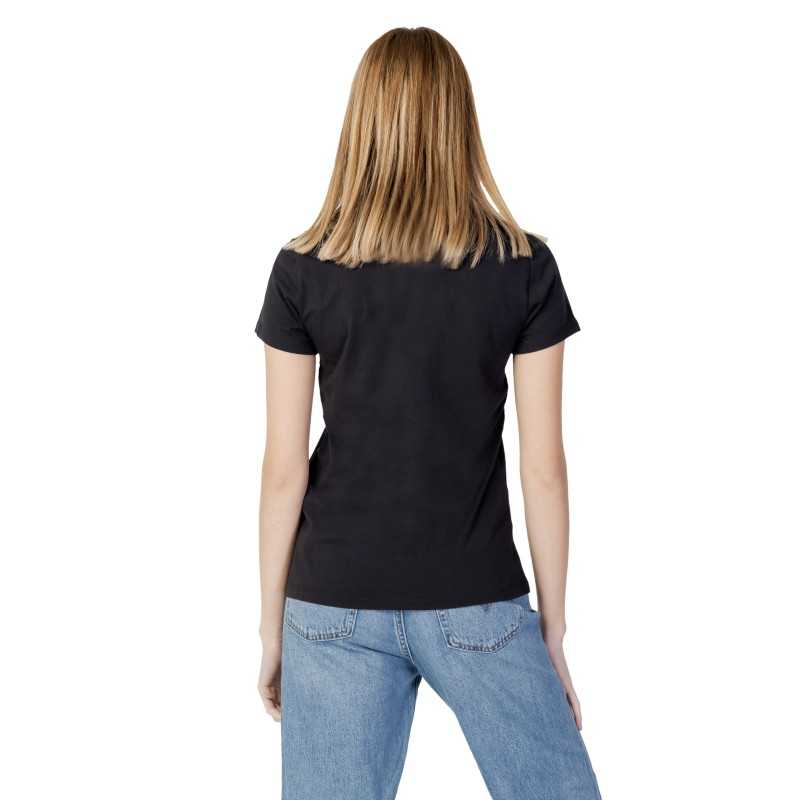 Levi`s T-Shirt Woman