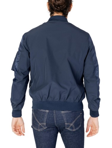 Blauer Jacket Man