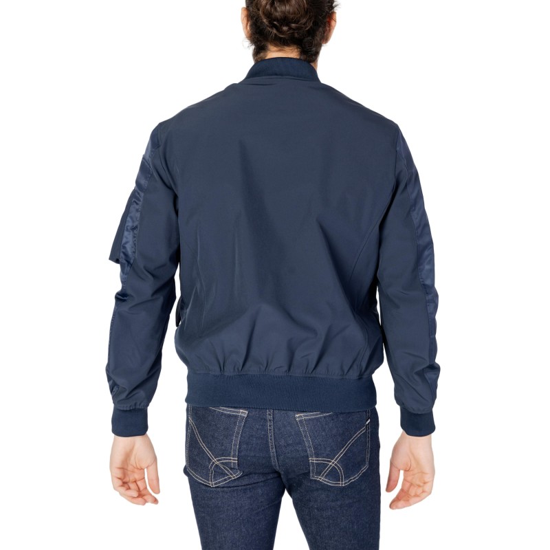 Blauer Jacket Man